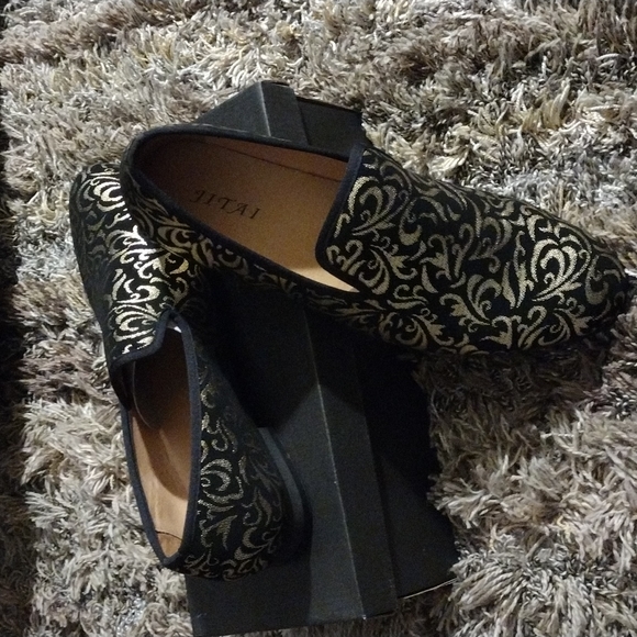 Jitia men's black and gold  slip on dress shoes. Size 12' - Picture 3 of 8